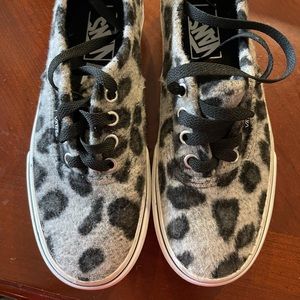 Vans Fuzzy Black Leopard Platform size 6